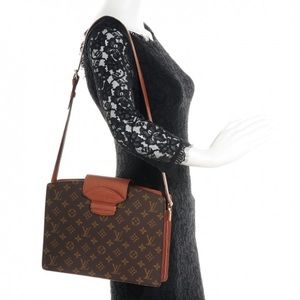 LOUIS VUITTONMonogram Courcelles